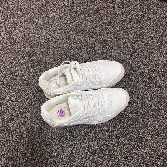 Reeboks - Picture 2 of 5